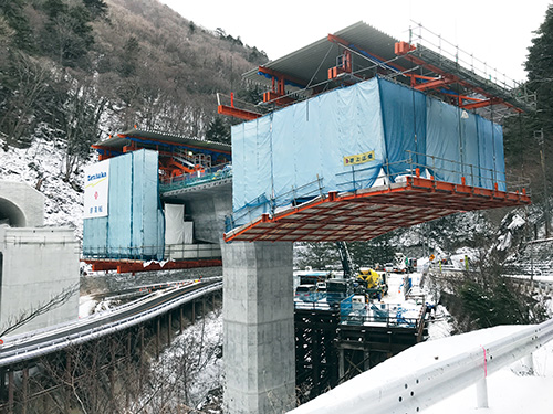 厳冬期の保温養生状況